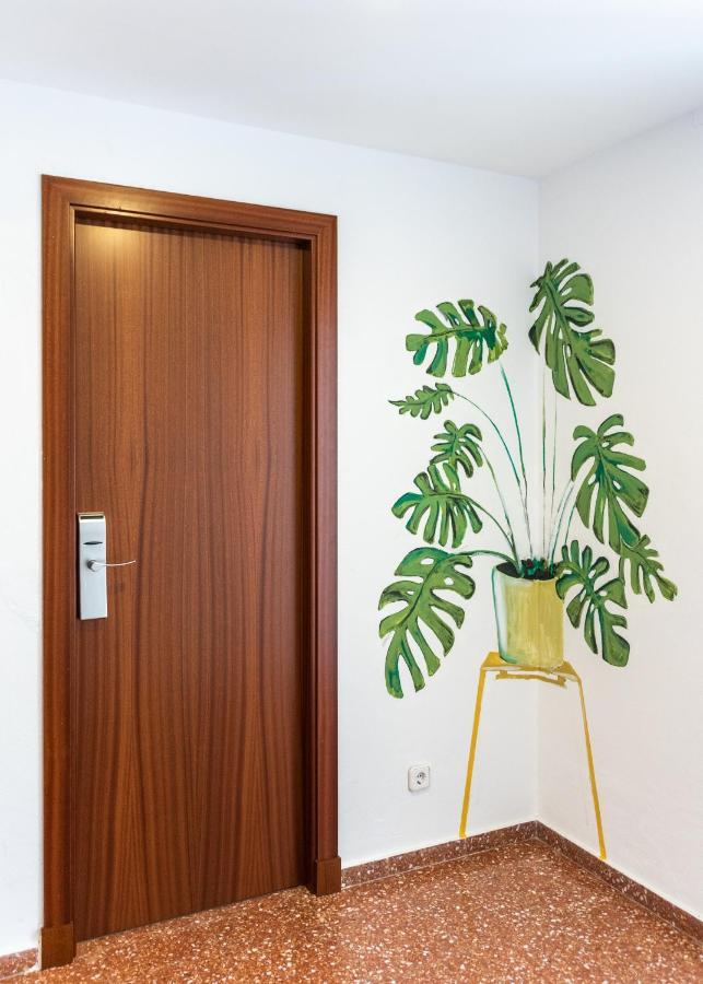 Hostal Jume - Urban Rooms Mahon  Bagian luar foto