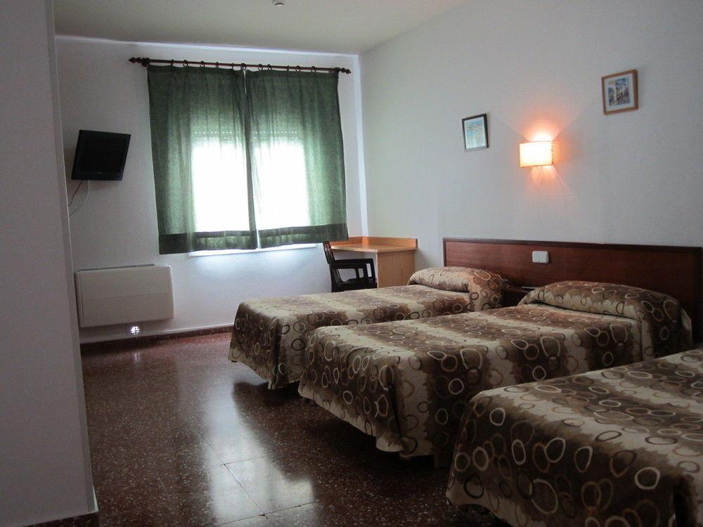 Hostal Jume - Urban Rooms Mahon  Bagian luar foto