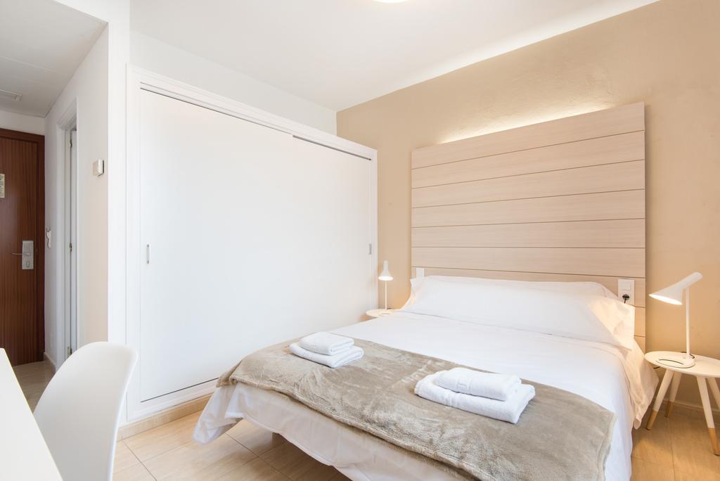Hostal Jume - Urban Rooms Mahon  Bagian luar foto
